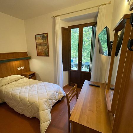 ולומברוזה Hotel Rifugio La Foresta מראה חיצוני תמונה