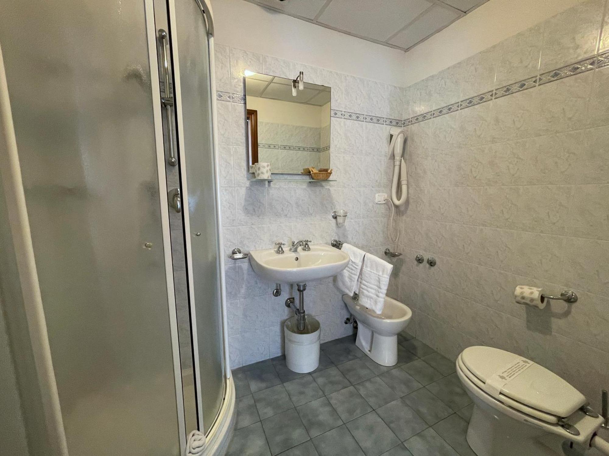 ולומברוזה Hotel Rifugio La Foresta מראה חיצוני תמונה