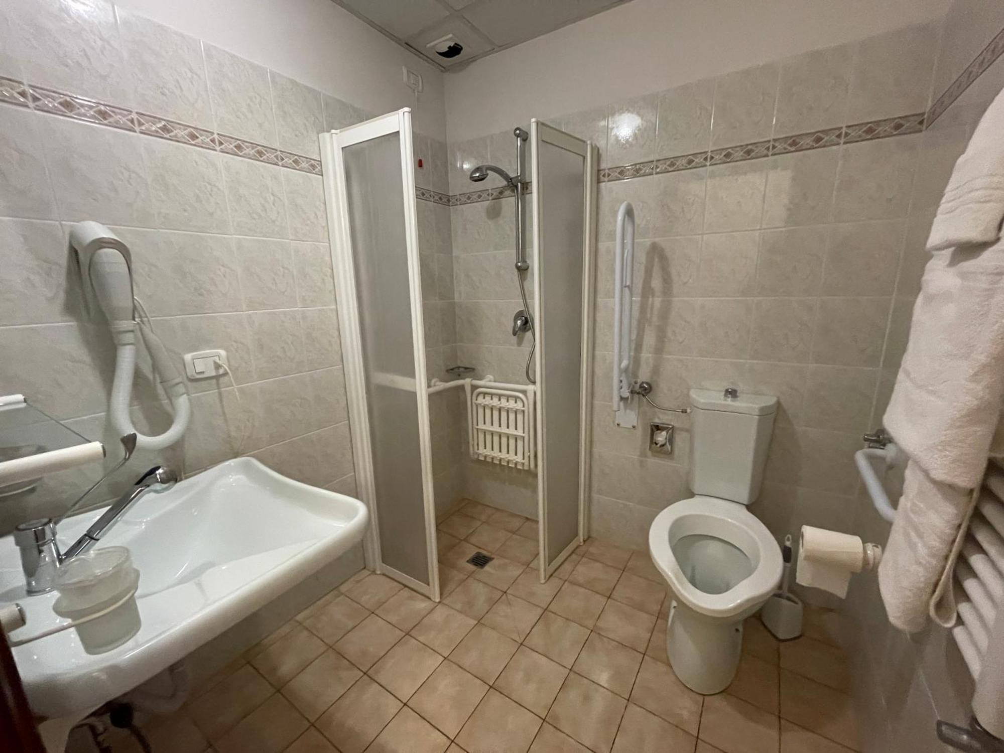 ולומברוזה Hotel Rifugio La Foresta מראה חיצוני תמונה